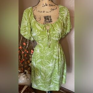 Liberty Love Green and White Floral Mini Dress cute puff sleeves Sz M PTP 15.5